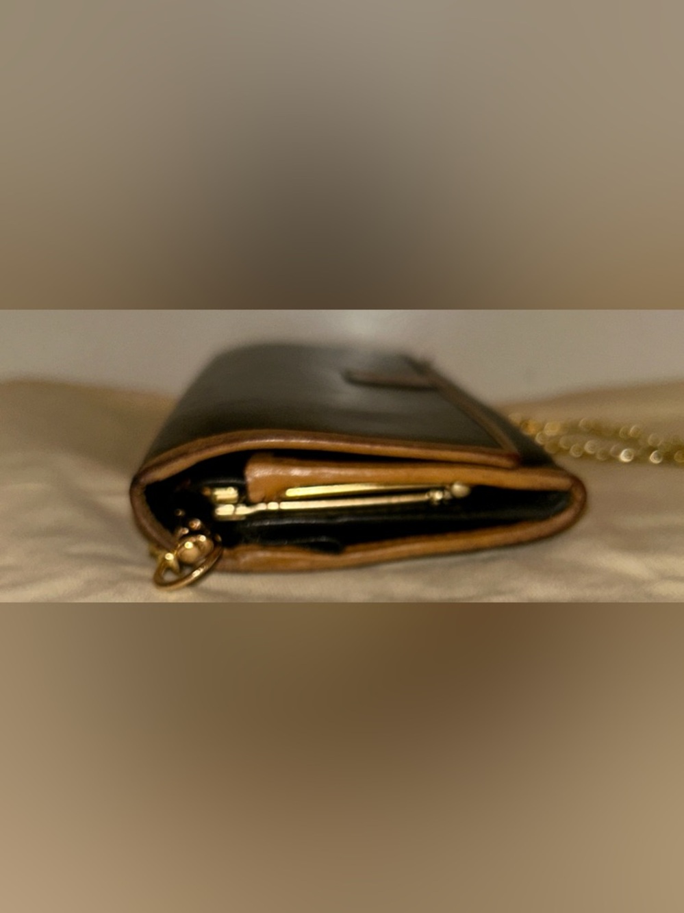 Vintage Celine Triomphe leather wallet with aftermarket chain - Picture 5 of 9